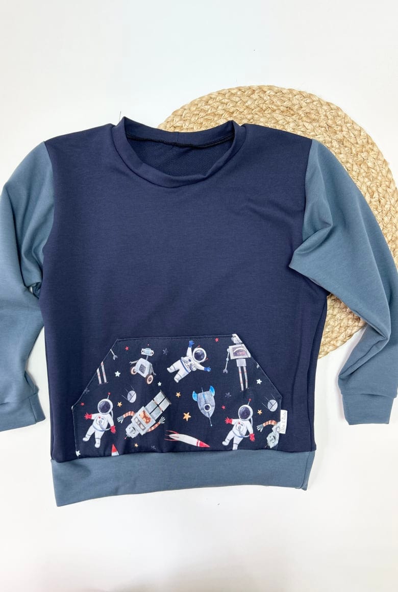 Slika izdelka OVERSIZE PULOVER - VESOLJE